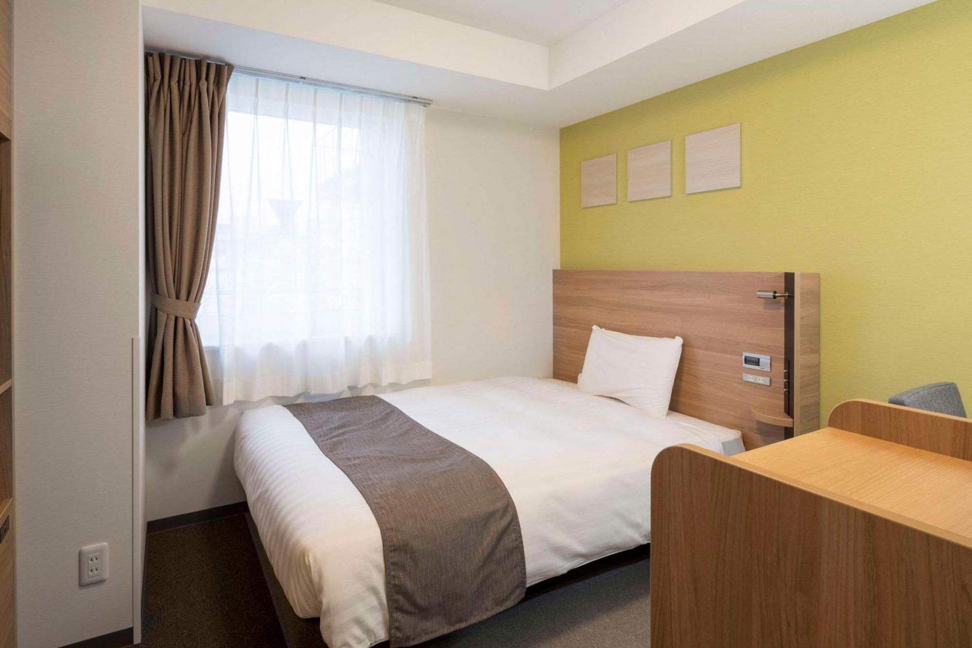 Comfort Hotel Тойохаши Екстериор снимка